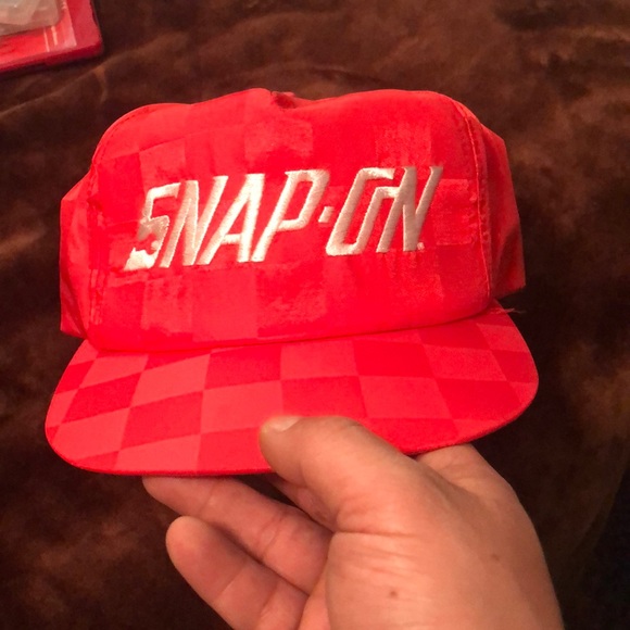 Very unique red checker SnapBack Snap-on hat - Picture 4 of 4